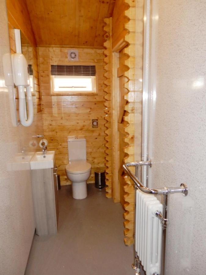 Balmoral Studio Lodge Ellesmere Esterno foto