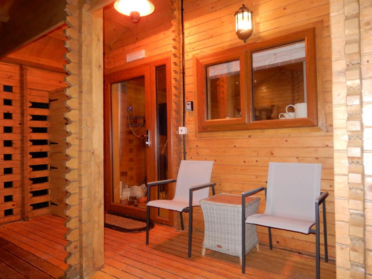 Balmoral Studio Lodge Ellesmere Esterno foto